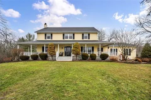 11870 Chamberlain Rd, Aurora, OH 44202