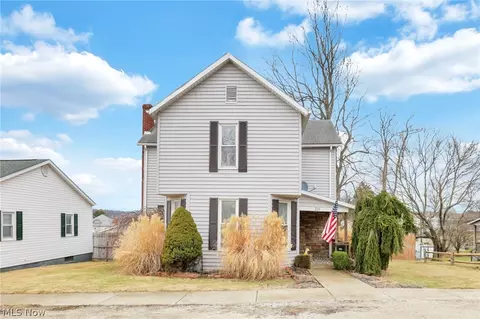 226 S 6th St, Byesville, OH 43723