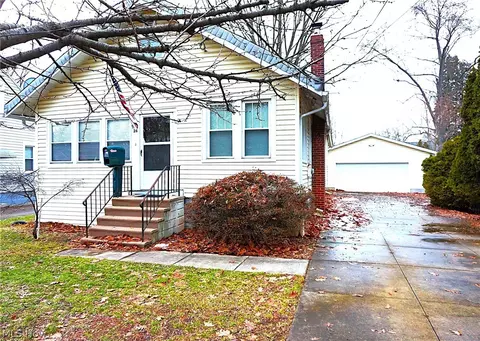 26 Ansel Ave, Akron, OH 44312