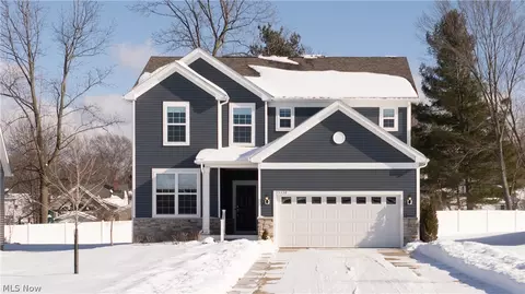 35338 Bald Eagle Ln, Willoughby, OH 44094