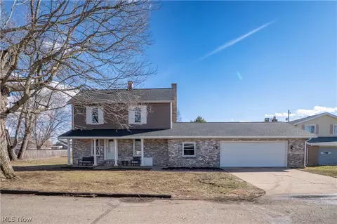 453 Wood Ave, Newcomerstown, OH 43832