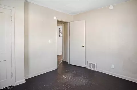 660 Hollibaugh Ave, Akron, OH 44310 photo 9
