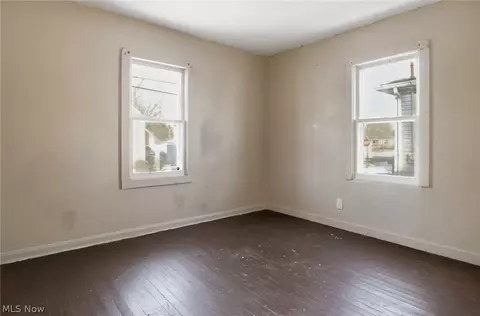 660 Hollibaugh Ave, Akron, OH 44310 photo 8