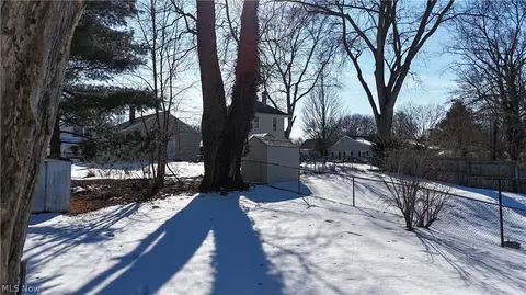 660 Hollibaugh Ave, Akron, OH 44310 photo 19