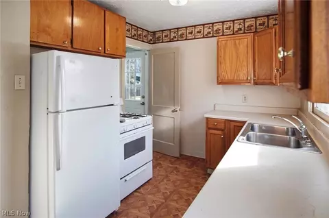 660 Hollibaugh Ave, Akron, OH 44310 photo 7