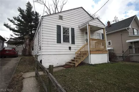 660 Hollibaugh Ave, Akron, OH 44310 photo 2