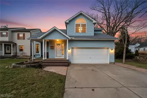 29007 Uxbridge Dr, Willowick, OH 44095