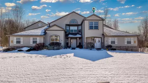 7314 Forest Cove Ln #B, Northfield Center, OH 44067