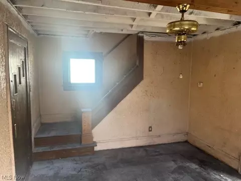 Entry Way - 973 Nevin St, Akron, OH 44310 photo 1 of 7
