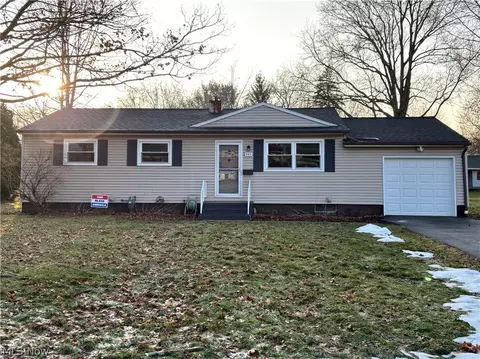 945 Adams Ave, Salem, OH 44460