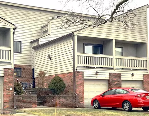 144 Kimrose Ln #144, Broadview Heights, OH 44147