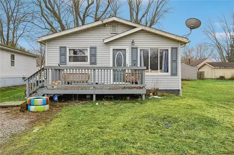 2688 Meadow Dr, Akron, OH 44312