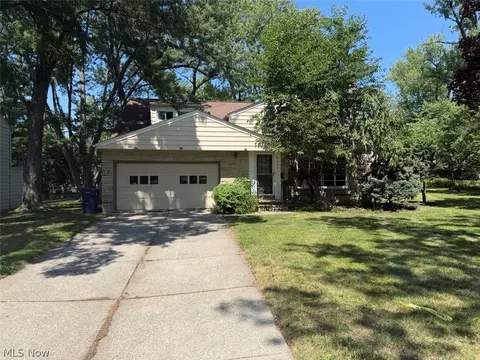 1531 Burlington Rd, Cleveland Heights, OH 44118