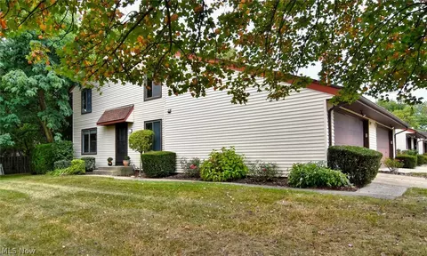 32623 Jefferson Dr, Solon, OH 44139