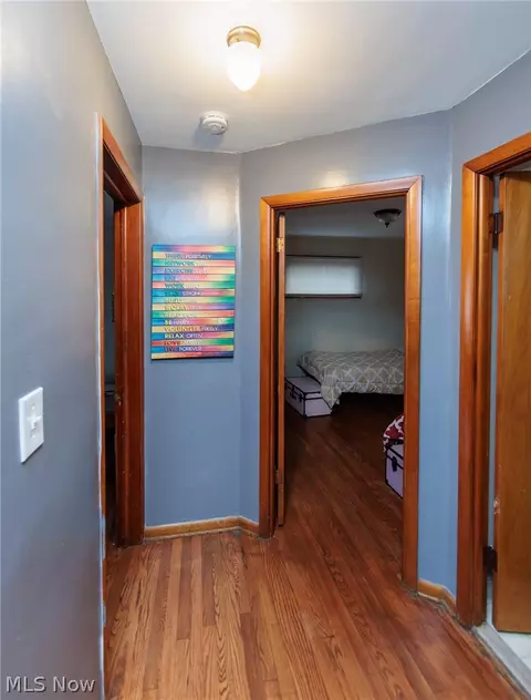 Entry Way - 325 E 244th St, Euclid, OH 44123 photo 4 of 7