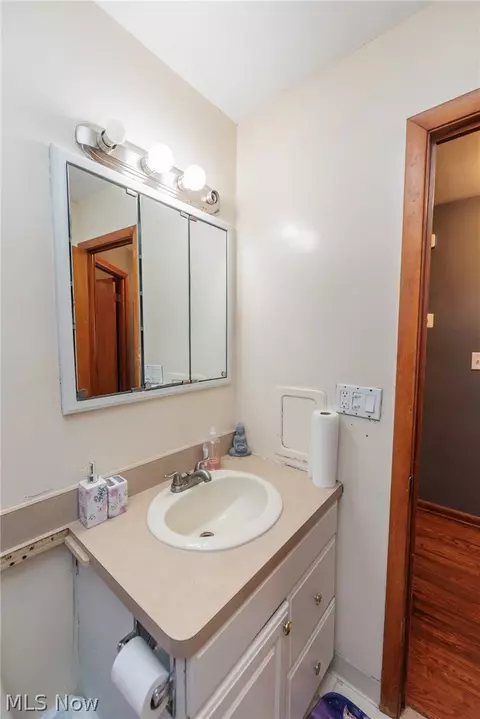 Bath - 325 E 244th St, Euclid, OH 44123 photo 2 of 4
