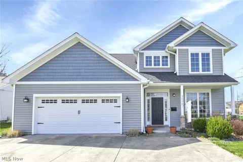 3606 Walter Rd, North Olmsted, OH 44070