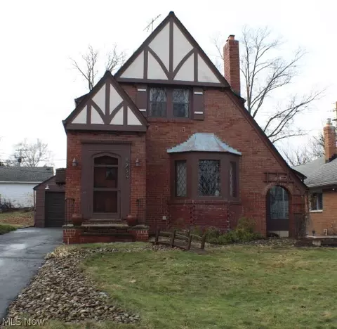 1734 Glenridge Rd, Euclid, OH 44117