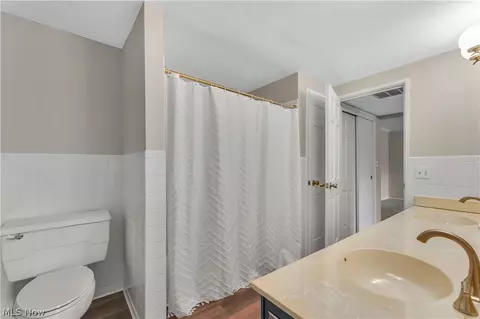 Bath - 5200 West Blvd #405, Boardman, OH 44512 photo 2 of 3