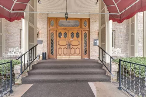 Exterior - 5200 West Blvd #405, Boardman, OH 44512 photo 1 of 1