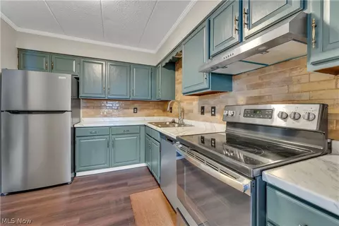 Kitchen - 5200 West Blvd #405, Boardman, OH 44512 photo 1 of 2