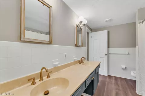 Bath - 5200 West Blvd #405, Boardman, OH 44512 photo 1 of 3