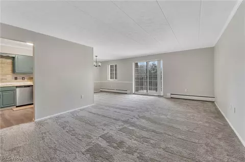 Living - 5200 West Blvd #405, Boardman, OH 44512 photo 1 of 2