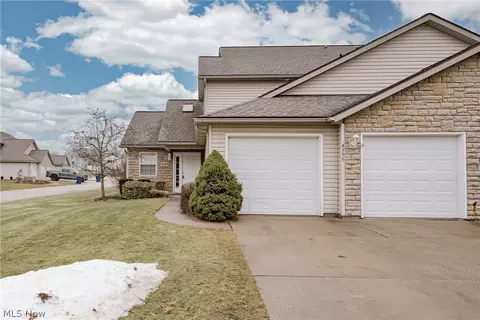 4595 Creekside Dr, Brimfield, OH 44240