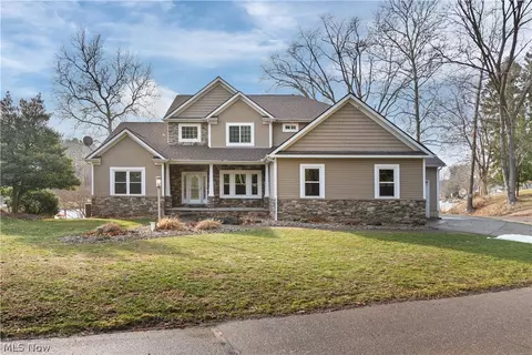 173 Sycamore Dr NW, North Canton, OH 44720