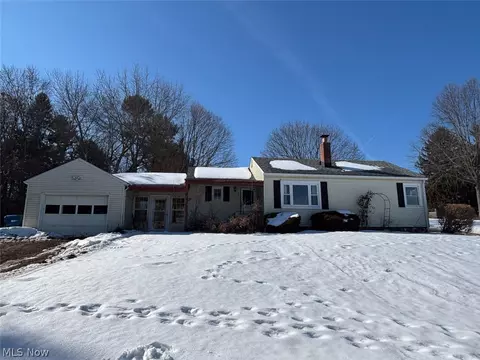 4688 Mayfair Rd, North Canton, OH 44720
