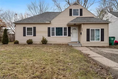 152 Linden Dr, Painesville, OH 44077