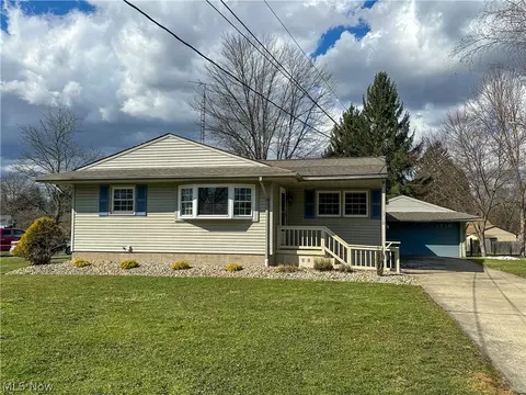 1710 Difford Dr, Niles, OH 44446