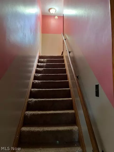 Entry Way - 202 Walton Ave, Barnesville, OH 43713 photo 4 of 6