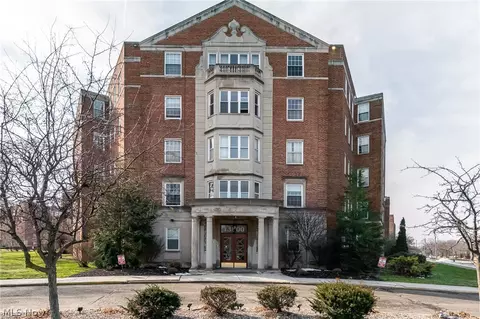 13800 Fairhill Rd #306, Shaker Heights, OH 44120