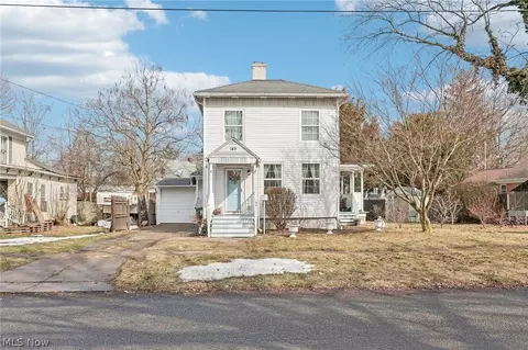 145 Walnut St, Geneva, OH 44041