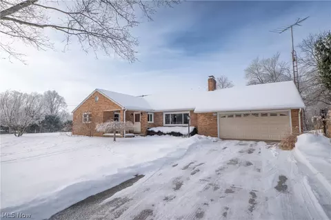 4795 Erie Ave NW, Canal Fulton, OH 44614