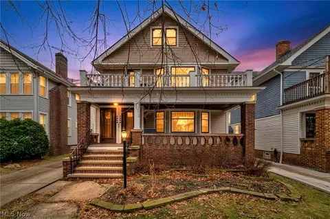 1306 Hathaway Ave, Lakewood, OH 44107