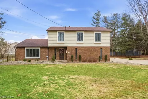 807 51st St, Vienna, WV 26105