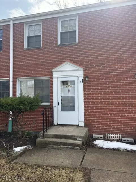 450 Kenwood Dr #D-12, Euclid, OH 44123