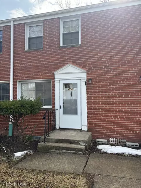 450 Kenwood Dr #D-12, Euclid, OH 44123