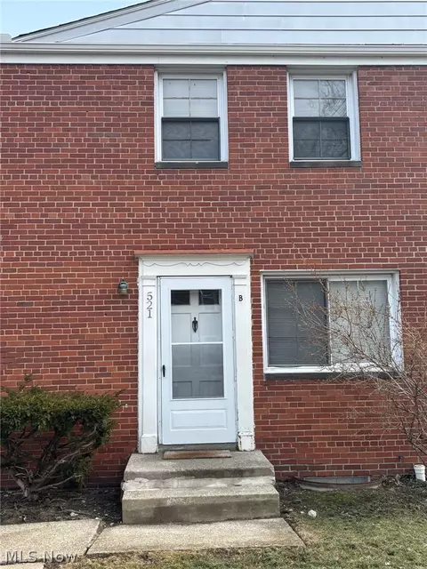 521 Kenwood Dr #B-5, Euclid, OH 44123