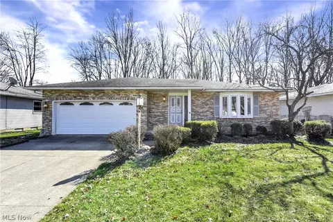 25051 Tara Lynn Dr, North Olmsted, OH 44070