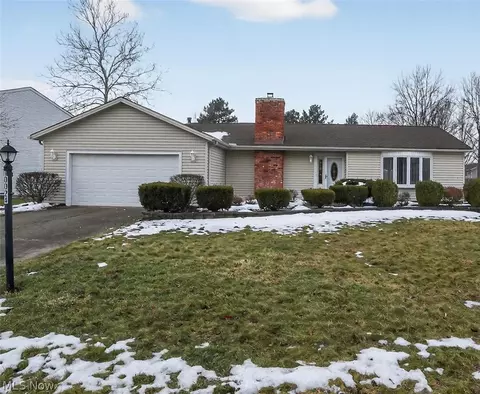10024 Huntington Park Dr, Strongsville, OH 44136