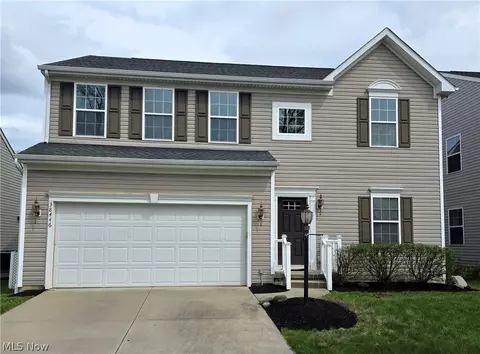 38446 Foxglen Ave, Avon, OH 44011