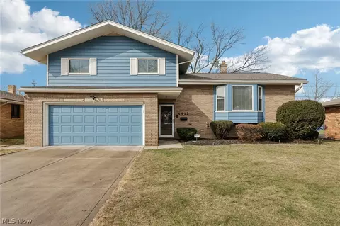 5512 Carol Jean Blvd, Garfield Heights, OH 44125
