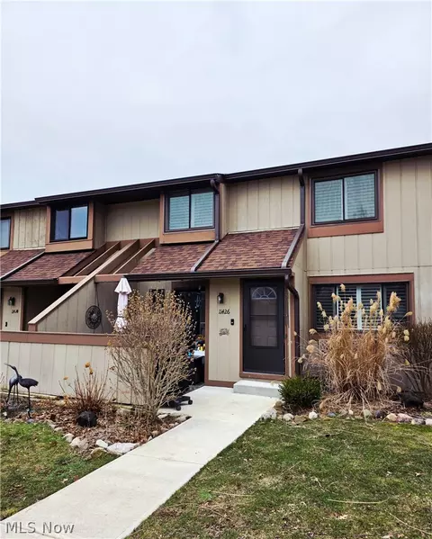 11426 Harbour Light Dr, North Royalton, OH 44133
