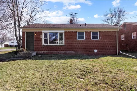 897 Livermore Ln, Elyria, OH 44035
