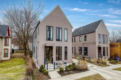 5217 Franklin Blvd, Cleveland, OH 44102