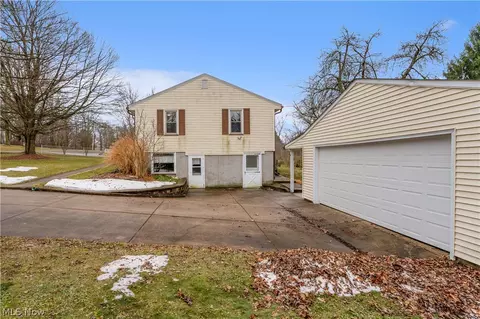 Exterior - 9868 Unity Rd, Poland, OH 44514 photo 3 of 6