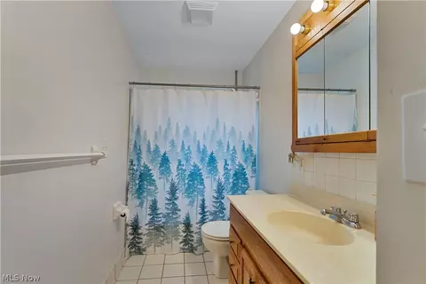 Bath - 9868 Unity Rd, Poland, OH 44514 photo 1 of 3